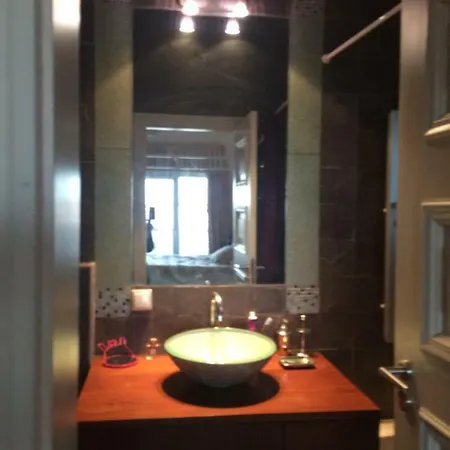 Sunny Golf And Free Parking 게스트하우스