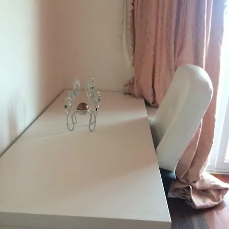 Sunny Golf And Free Parking 게스트하우스 3*